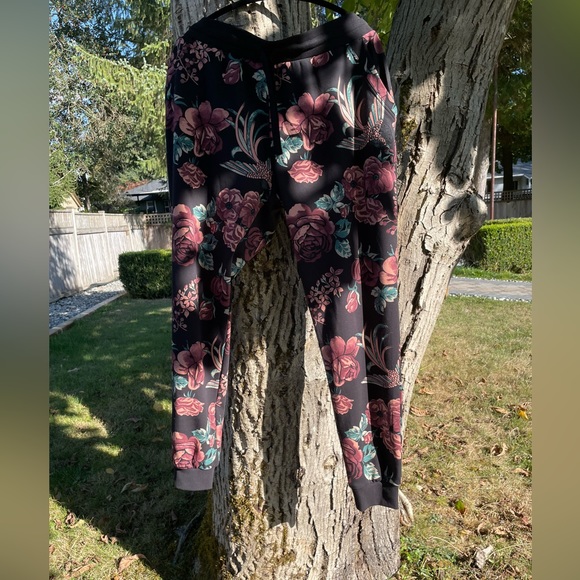 ❤️🖤🩷Au Cotton Leggings🖤🩷❤️ - Picture 2 of 5